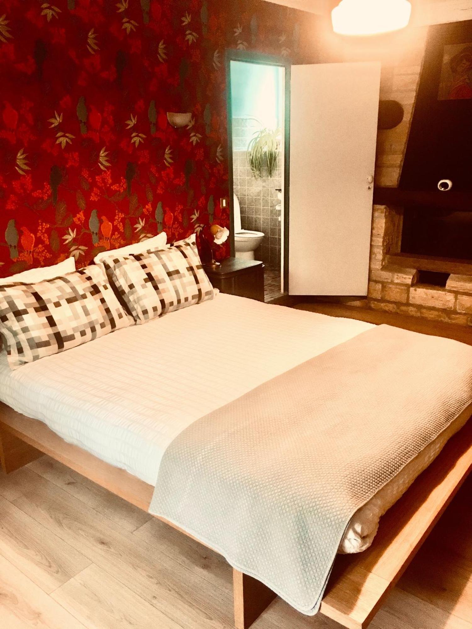 Bed and Breakfast Le 7 Des Tonneliers Castelfranc Екстер'єр фото